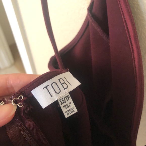 TOBI Maroon Low Cut Front Dress - Picture 4 of 4